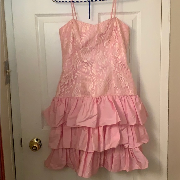 Vintage pink Taffeta and lace dress - Picture 5 of 8